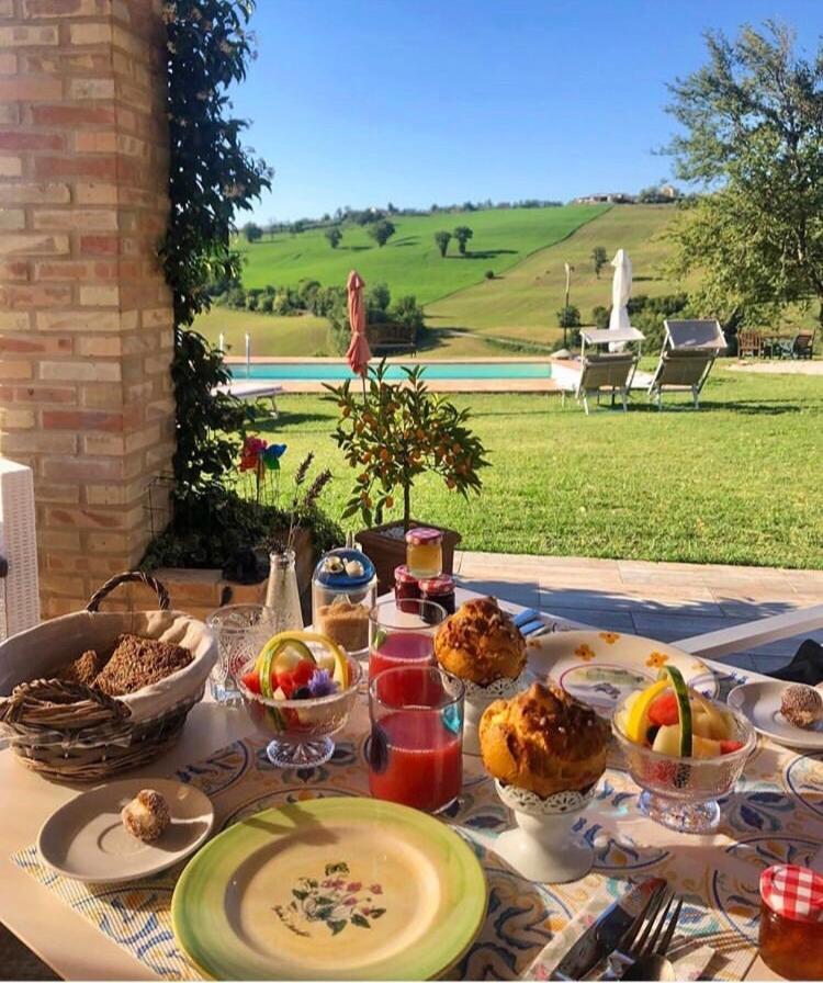 Casale Delle Rondini Bed & Breakfast Tolentino Exterior photo