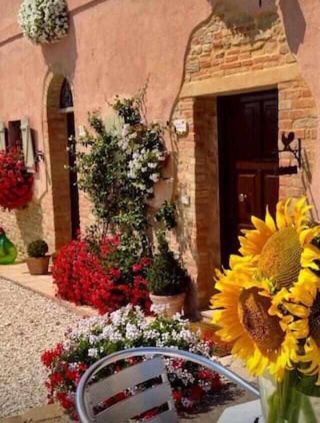 Casale Delle Rondini Bed & Breakfast Tolentino Exterior photo