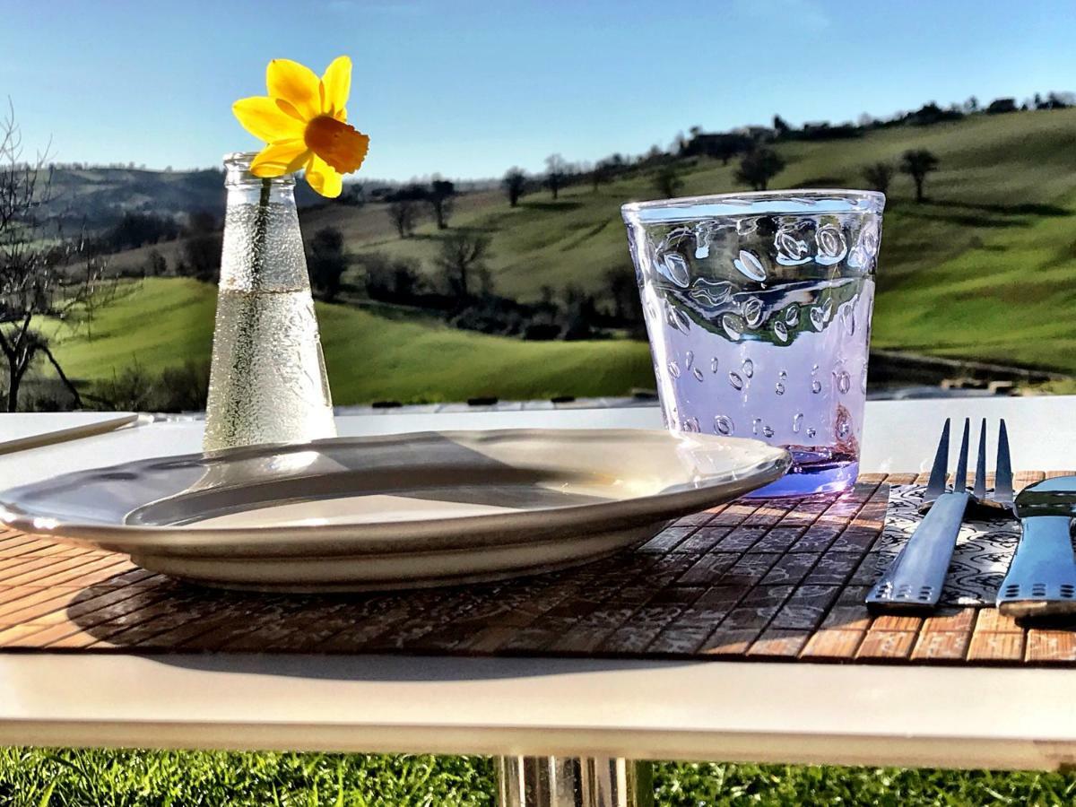 Casale Delle Rondini Bed & Breakfast Tolentino Exterior photo